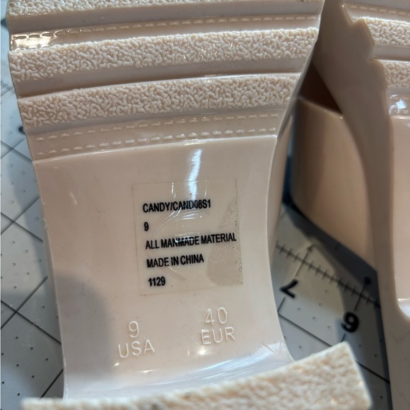 - Steve Madden Bubblegum Mule - Picture 2 of 5